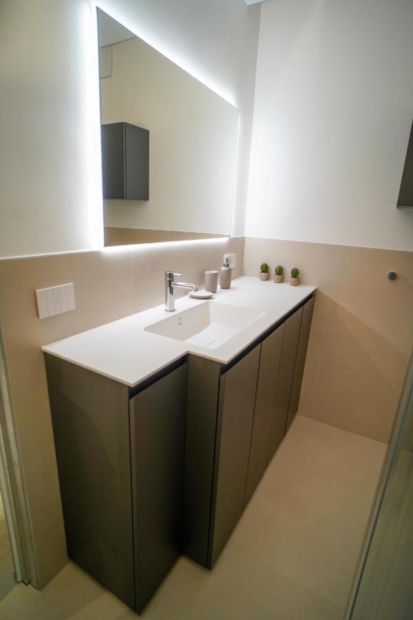 La Perla Di Bari - Private Parking Apartman Kültér fotó